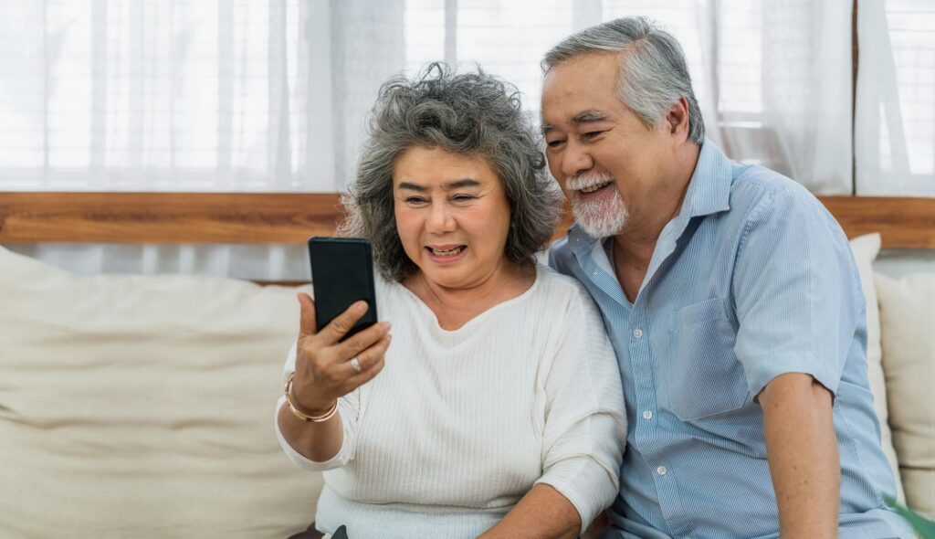 grandparents communicating with grandkids